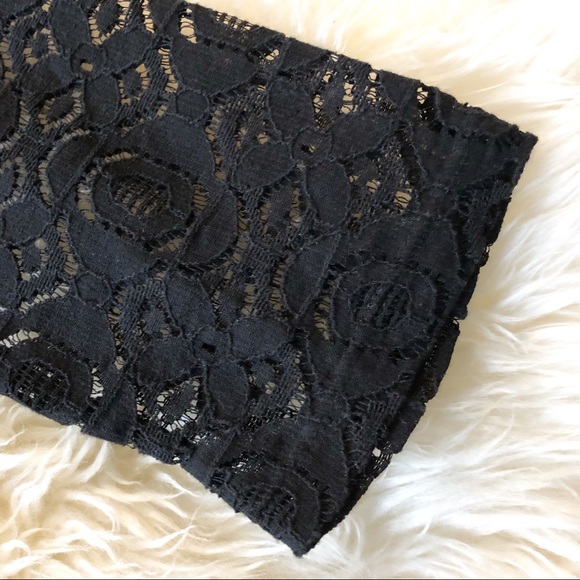 Banana Republic Black Scoop Neck 3/4 Lace Top {4} - Picture 4 of 8
